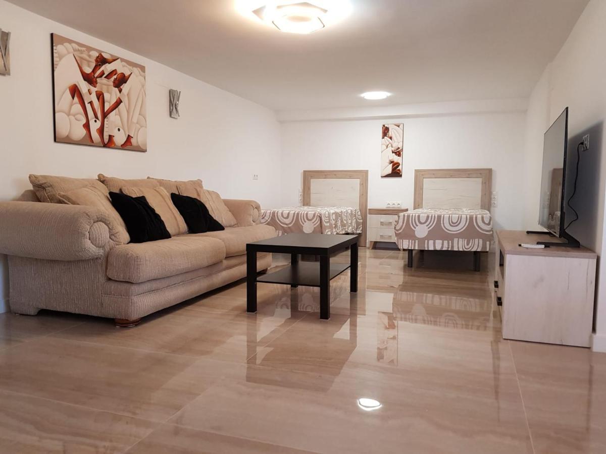 Deluxe Studio Athos 50 Mp Garden Patio Benalmadena Golf & Beach Exterior photo