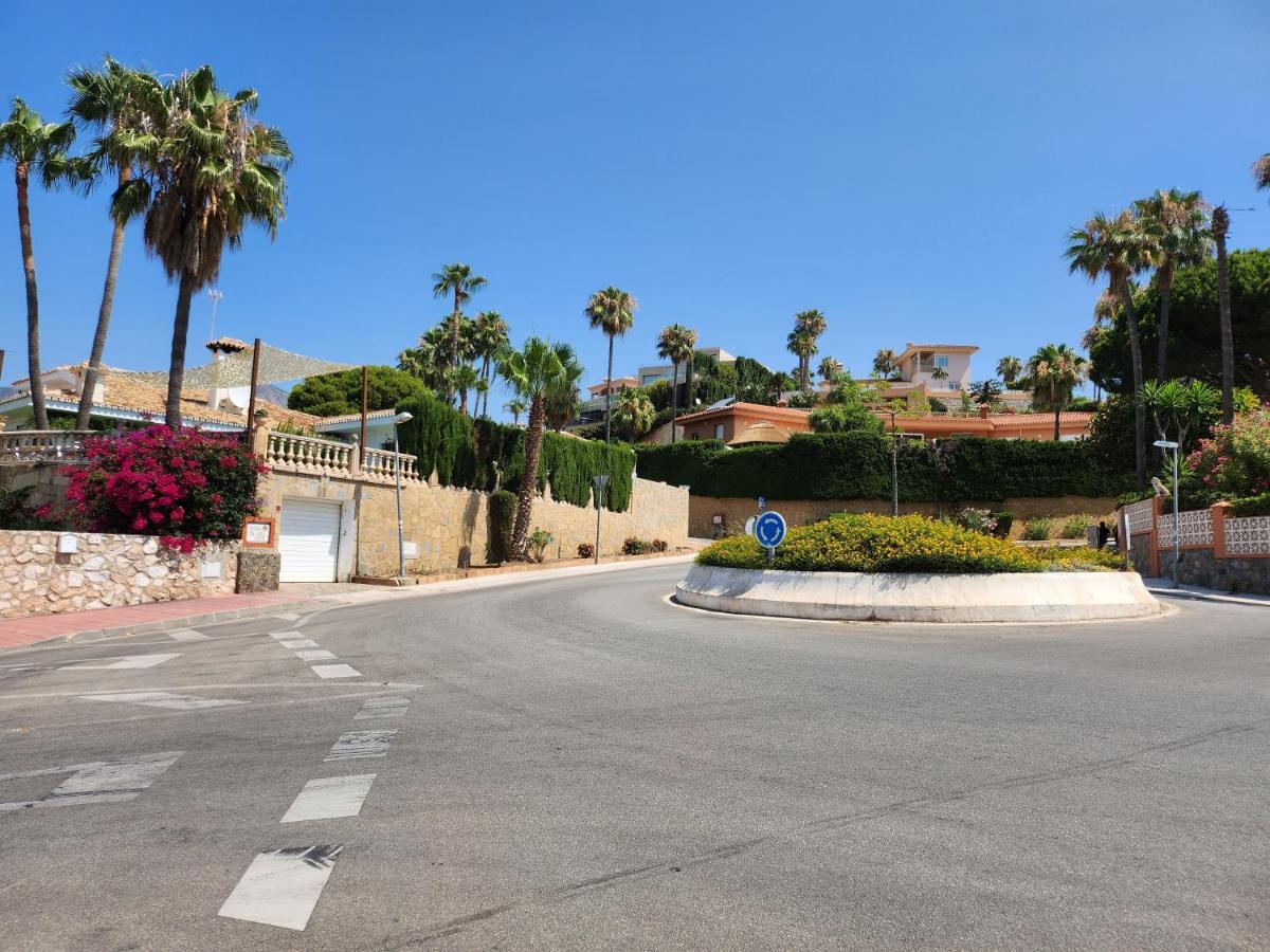 Deluxe Studio Athos 50 Mp Garden Patio Benalmadena Golf & Beach Exterior photo