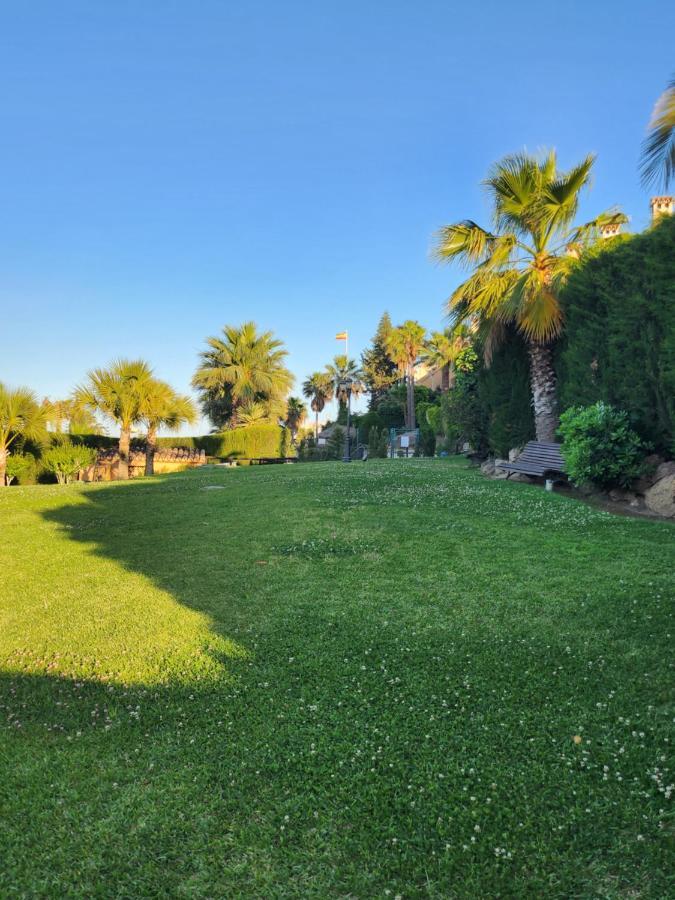 Deluxe Studio Athos 50 Mp Garden Patio Benalmadena Golf & Beach Exterior photo