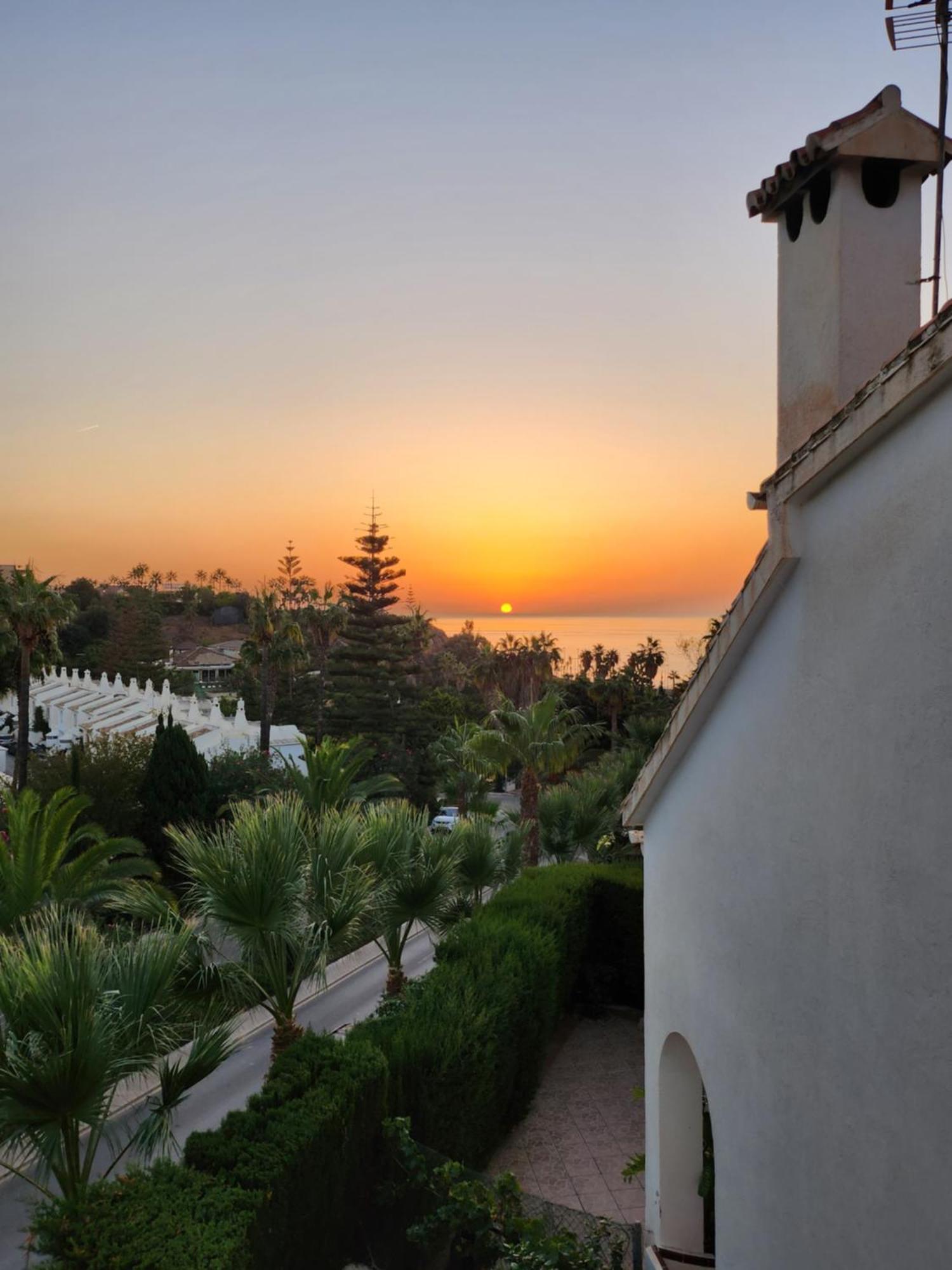 Deluxe Studio Athos 50 Mp Garden Patio Benalmadena Golf & Beach Exterior photo